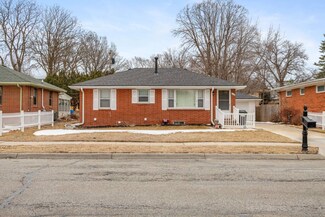 910 E Avon Ln, Lincoln, NE 68505