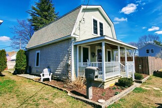 21 Laurel Ave, Swansea, MA 02777
