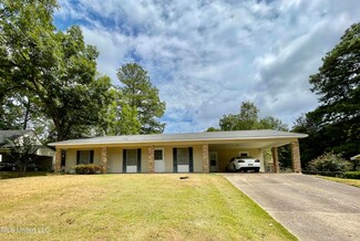 1002 Kent Dr, Clinton, MS 39056