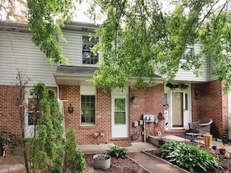 104 Meadowview Dr, Canonsburg, PA 15317