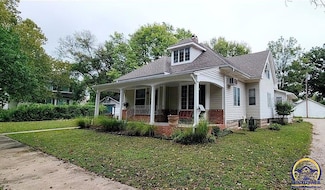 211 S Colborn St, Iola, KS 66749