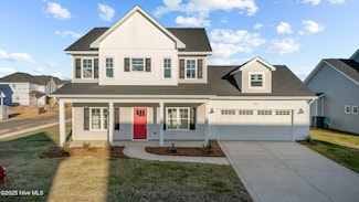 162 Bourbon St, Raeford, NC 28376