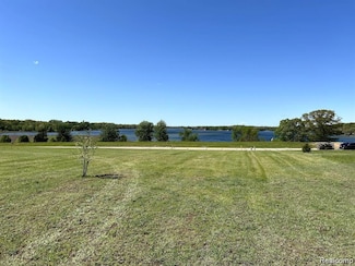 127 Bloomfield Blvd, Brooklyn, MI 49230