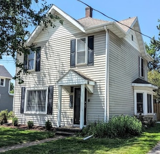 232 4th St, Neenah, WI 54956