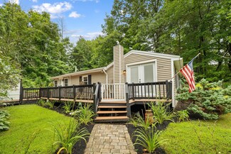 1046 Bridge St, Pelham, NH 03076