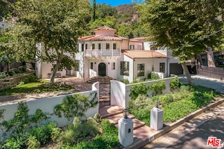 1807 Benedict Canyon Dr, Beverly Hills, CA 90210