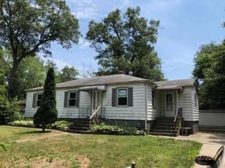 876 Riverlane Dr, Lake Station, IN 46405
