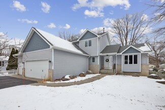 2003 Nicholas Ct, Saint Paul, MN 55110
