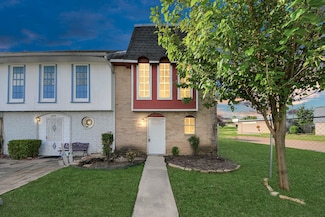 11877 Algonquin Dr, Houston, TX 77089