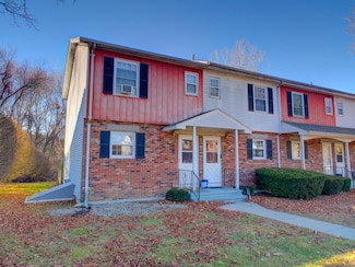 63 Athol St, Danielson, CT 06239