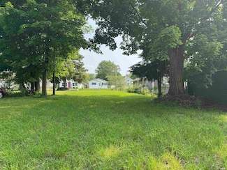 405 E Fairview Ave, South Bend, IN 46614