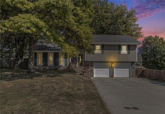 509 Forestglen Ln, Lansing, KS 66043