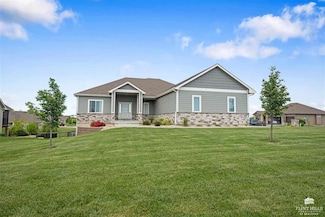 5420 Colbert Hills Dr, Manhattan, KS 66503