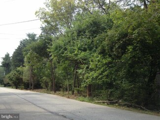 831 Andorra Rd, Lafayette Hill, PA 19444