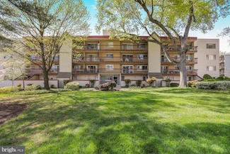 10300 Westlake Dr Unit 210S, Bethesda, MD 20817