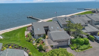 9 Captains Walk E, Bay Shore, NY 11706