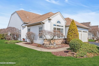 9 Florence Dr, Manchester, NJ 08759