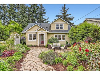 4332 SW Lobelia St, Portland, OR 97219