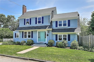 4 Harlem St, Rumford, RI 02916