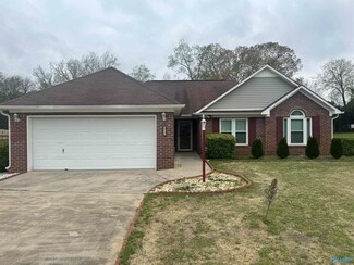 112 Tanner Ridge Cir, New Market, AL 35761