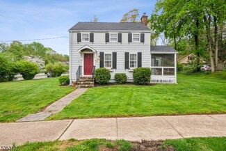 15 Lake Dr, Mendham, NJ 07945