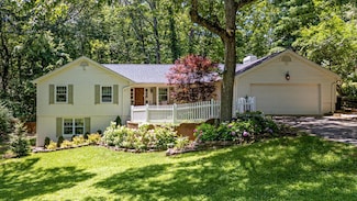 110 Linden St, Lookout Mountain, TN 37350