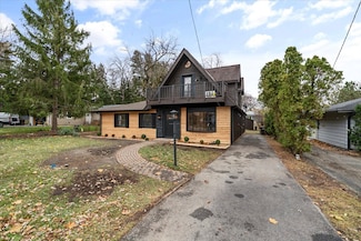 27 Maple Ave, Lake Zurich, IL 60047