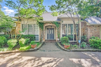 2915 Rush Creek Dr, Arlington, TX 76017