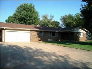721 E Hellar St, Clearwater, KS 67026