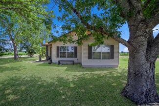 2671 Haeckerville Rd, Cibolo, TX 78108
