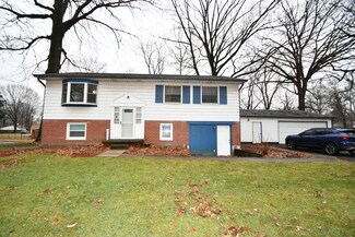 6827 Doris Dr, Indianapolis, IN 46214