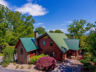 959 Hilltop Ln, Kodak, TN 37764