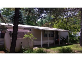 47 Robbins St, Hinsdale, NH 03451