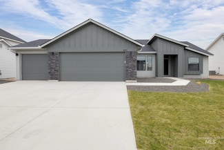 5247 E Grizzly St, Nampa, ID 83687