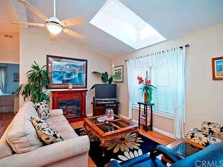 318 Concord Ln Unit 318, Newport Beach, CA 92660