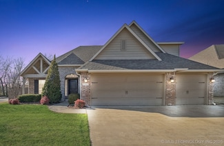2332 S 15th St, Broken Arrow, OK 74012
