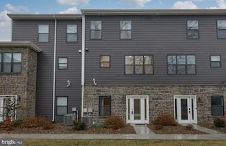 128 High Pointe Dr Unit 32, Hummelstown, PA 17036