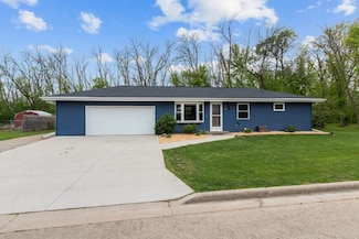 919 Elm St, Winneconne, WI 54986