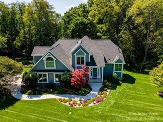 9221 Stoneyfield Ct, Dexter, MI 48130