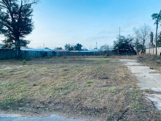 2604 W 20th St, Panama City, FL 32405