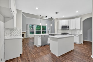 26 Ebony Oaks Place, Spring, TX 77382