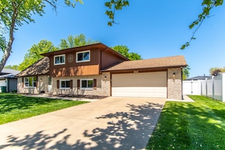 802 Woodbrook Ct, Shorewood, IL 60404