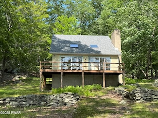 113 E Shore Dr, Hawley, PA 18428