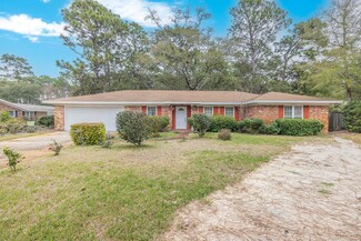 81 Country Club Rd, Shalimar, FL 32579