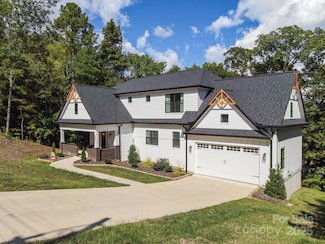 685 Knollcrest Dr NE, Concord, NC 28025