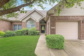 5002 E Fairway Dr, Muncie, IN 47302