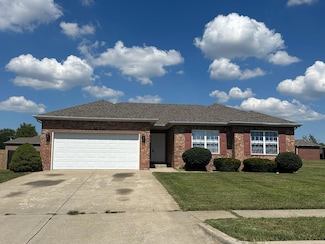 103 E Osage St, Strafford, MO 65757