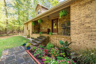 1758 Riverview Dr, Malvern, AR 72104