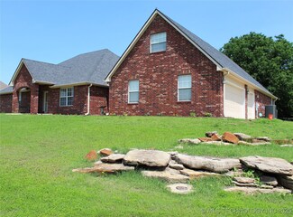 99 Eagle Dr, Sand Springs, OK 74063