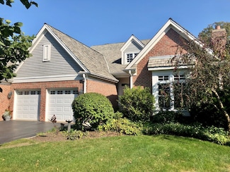155 S Bradford Ct, Lake Forest, IL 60045
